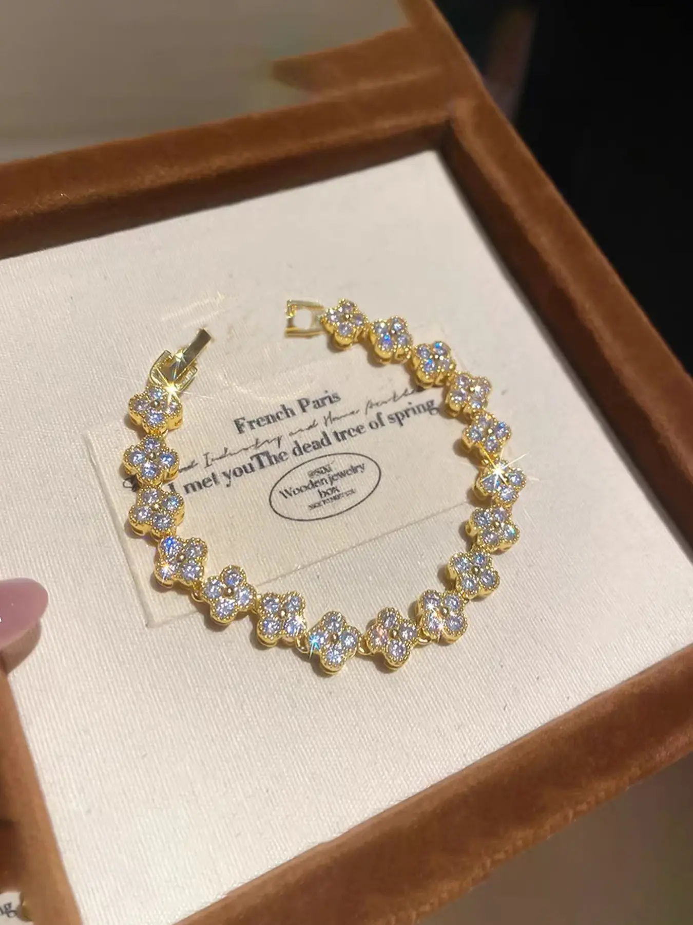 1 Pc Women's Luxury 18K Gold Full CZ Paved Four-Leaf Clover Bracelet, Clover Flower Bracelet, Elegant Jewelry Bracelet, Sparkling Exquisite High-End Timeless Jewelry