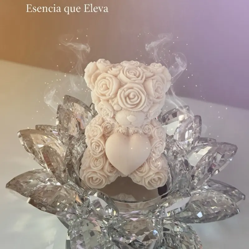 Esencia que Eleva AROMAS - Elegant Rose Heart Bear Decorative piece for Home Decor and Aromatherapy Includes the base