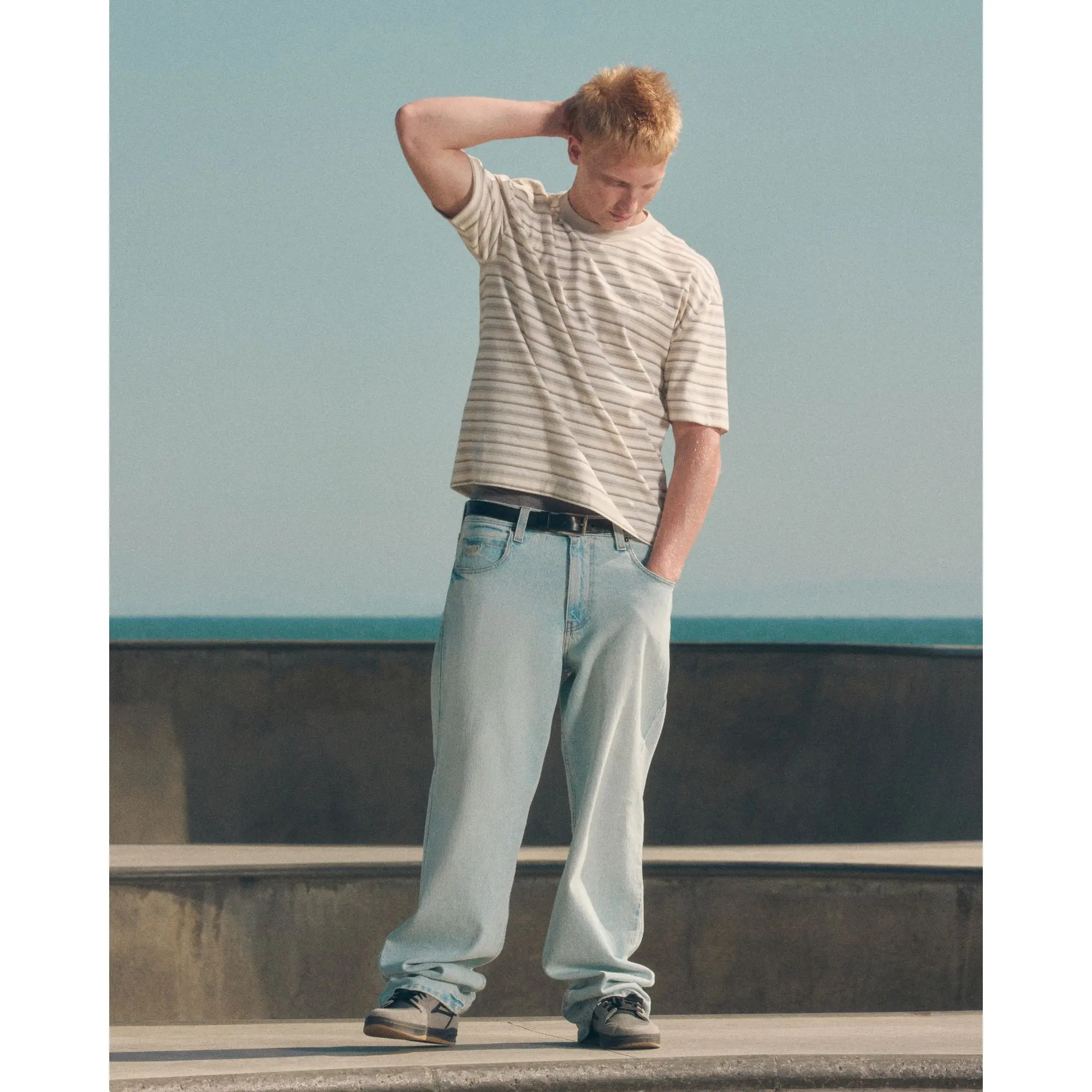 Hollister Low-Rise Baggy Jeans