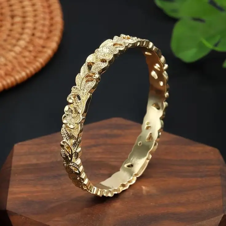 14K Gold Plated Vintage Floral Engraved Bangle for Women, Elegant Retro Jewelry, Ideal Gift for Her, Perfect for Daily & Wedding Wear