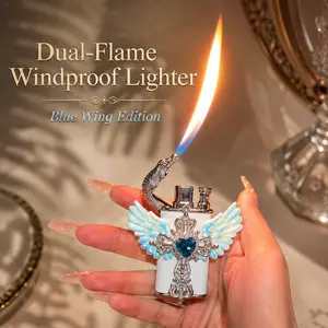 Crocodile nozzle double flame lighter, with white wings and heart-shaped gemstone cross decoration. It can switch between jet flame and soft flame. Windproof and can be replaced with butane fuel. Retro collectible gift lighter (without butane)
