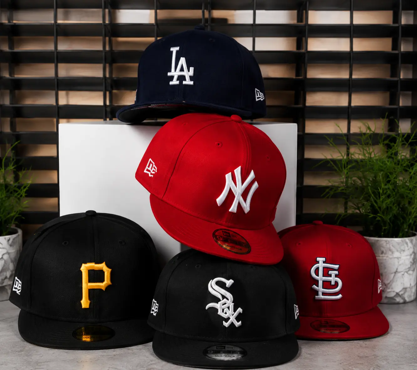 New Era MLB LA Dodgers & NY Yankees Fitted Baseball Hat – 9FIFTY 59FIFTY Premium Snapback Cap, Adjustable Design, Embroidered Team Logo, Everyday Casual Sports Wear, Modern Street Fashion