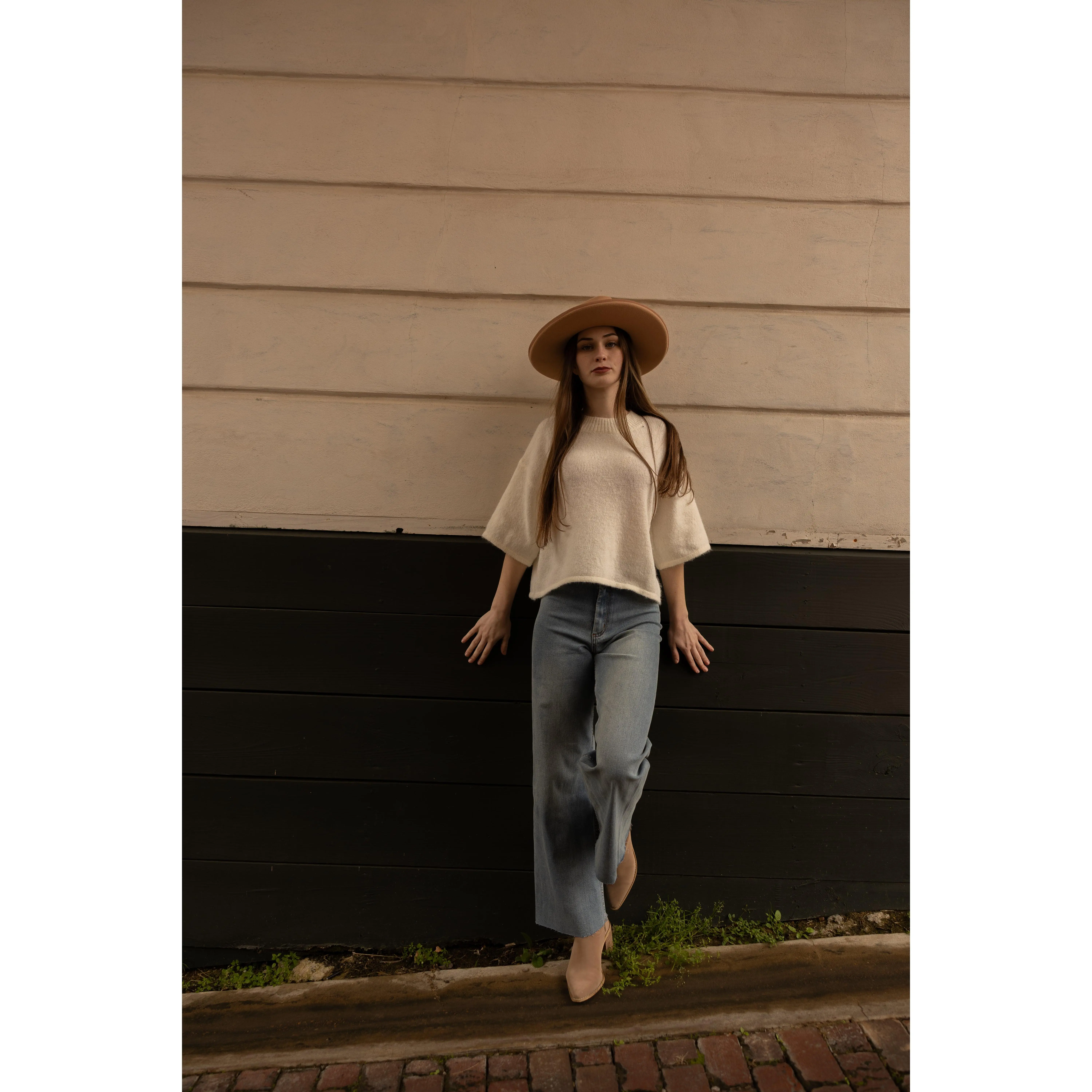 The Penelope Cropped Sweater (ivory)