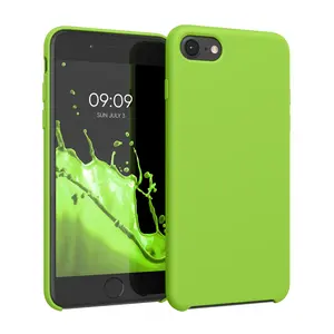 kwmobile Case Compatible with Apple iPhone SE (2022) / iPhone SE (2020) / iPhone 8 / iPhone 7 Case - TPU Silicone Phone Cover with Soft Finish - Green