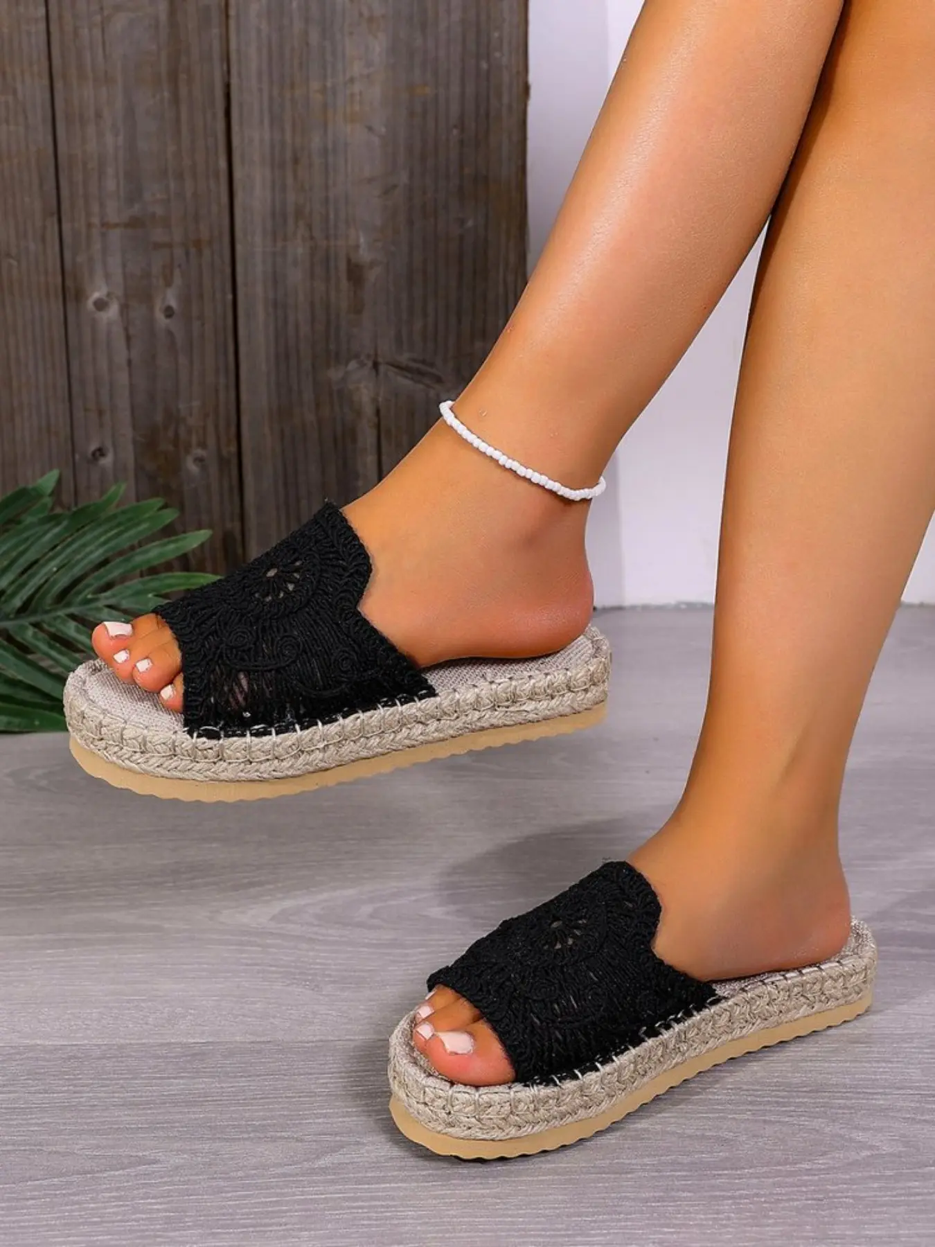 Boho Hollow Out Braided Thick Sole Slippers for Women, Summer Ethnic Straw Platform Outdoor Shoes, Fashionable and Comfortable
