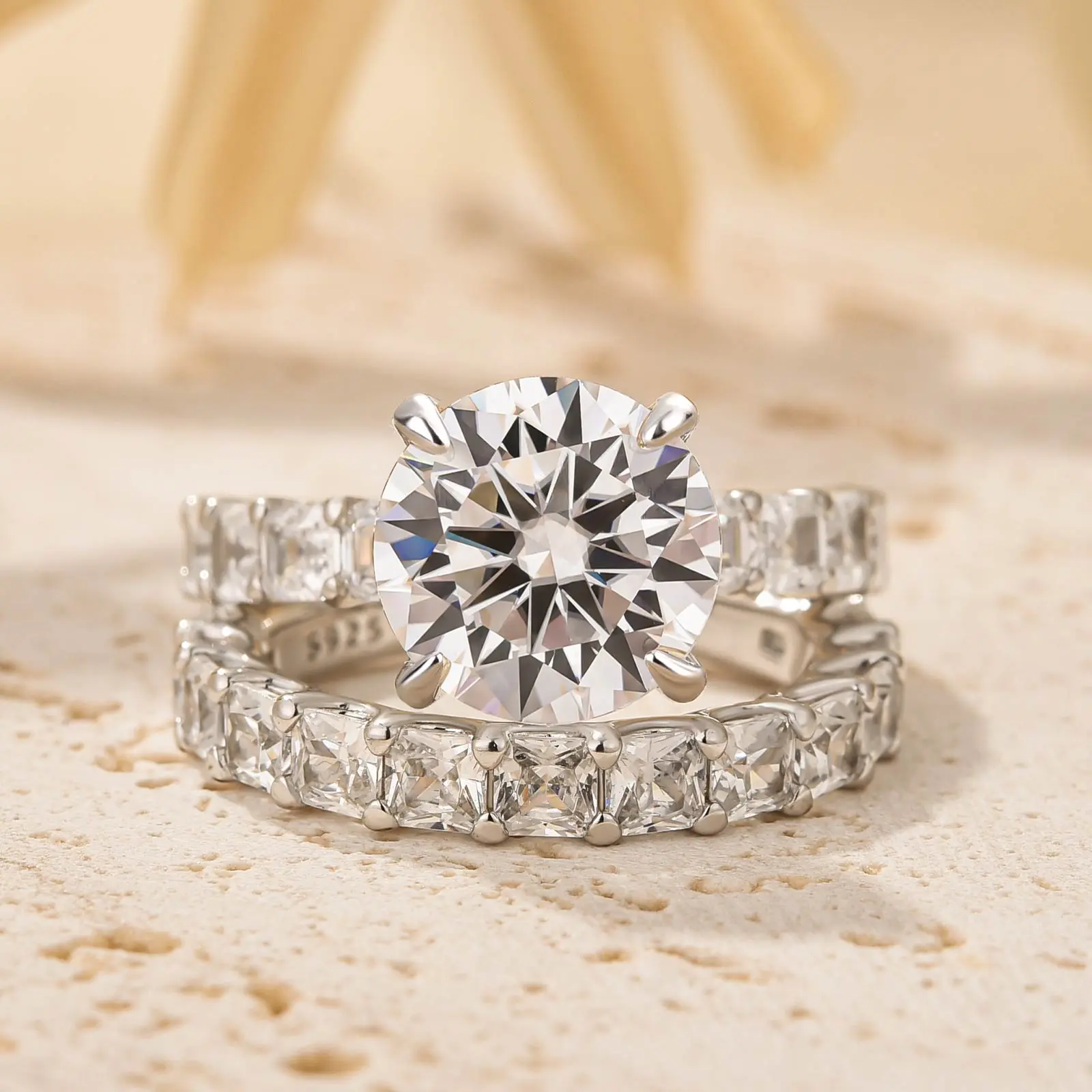 MAXINEJEWELRY Luxury 4.0ct Round Cut 5A Cubic Zirconia Women's Engagement Ring Set - Bridal Wedding Jewelry for Daily, Proposal