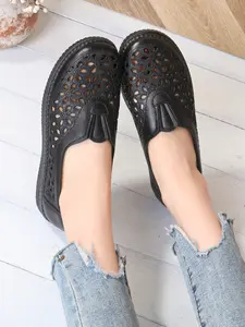 Women's Embroidered Floral Slip-On Shoes, Breathable Mesh Design, Comfortable Casual Footwear for Office Travel Walking