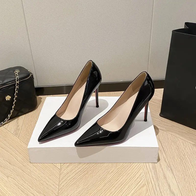 Black (6 cm patent leather)