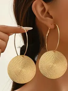 1pair European and American Retro Circular Pattern Earrings, Exaggerated Personality Large Earrings, Retro Style Round Earrings, Cold Style High-end Round Pendant Earrings, Trendy Jewelry, Trendy Fashionable Accessories
