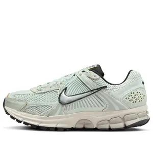 (WMNS) Nike Air Zoom Vomero 5 'Light Silver Chrome' FN6742-001