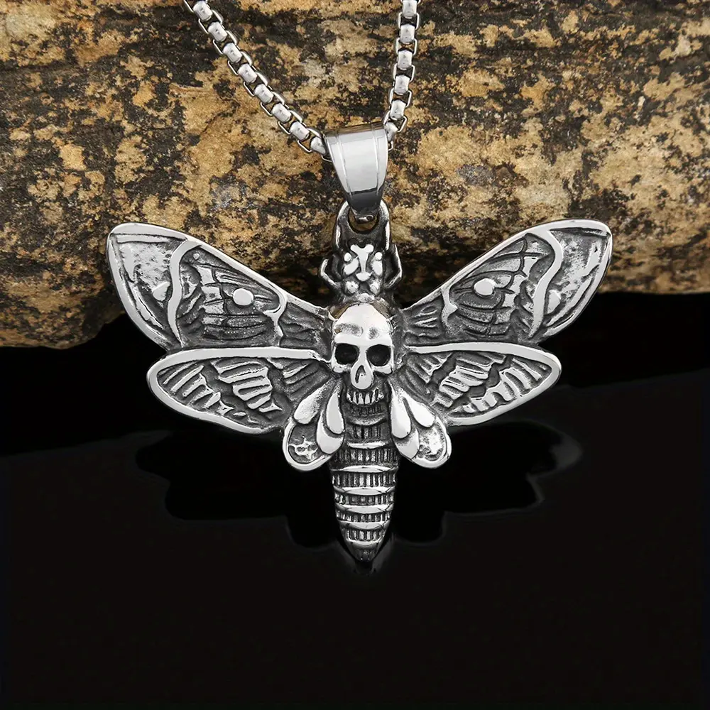 Vintage Charm Death Moth Head Hawk Moth Pendant Necklace, Punk Goth Skull Pendant Silver Chain Necklace for Men Women Halloween Party Jewelry