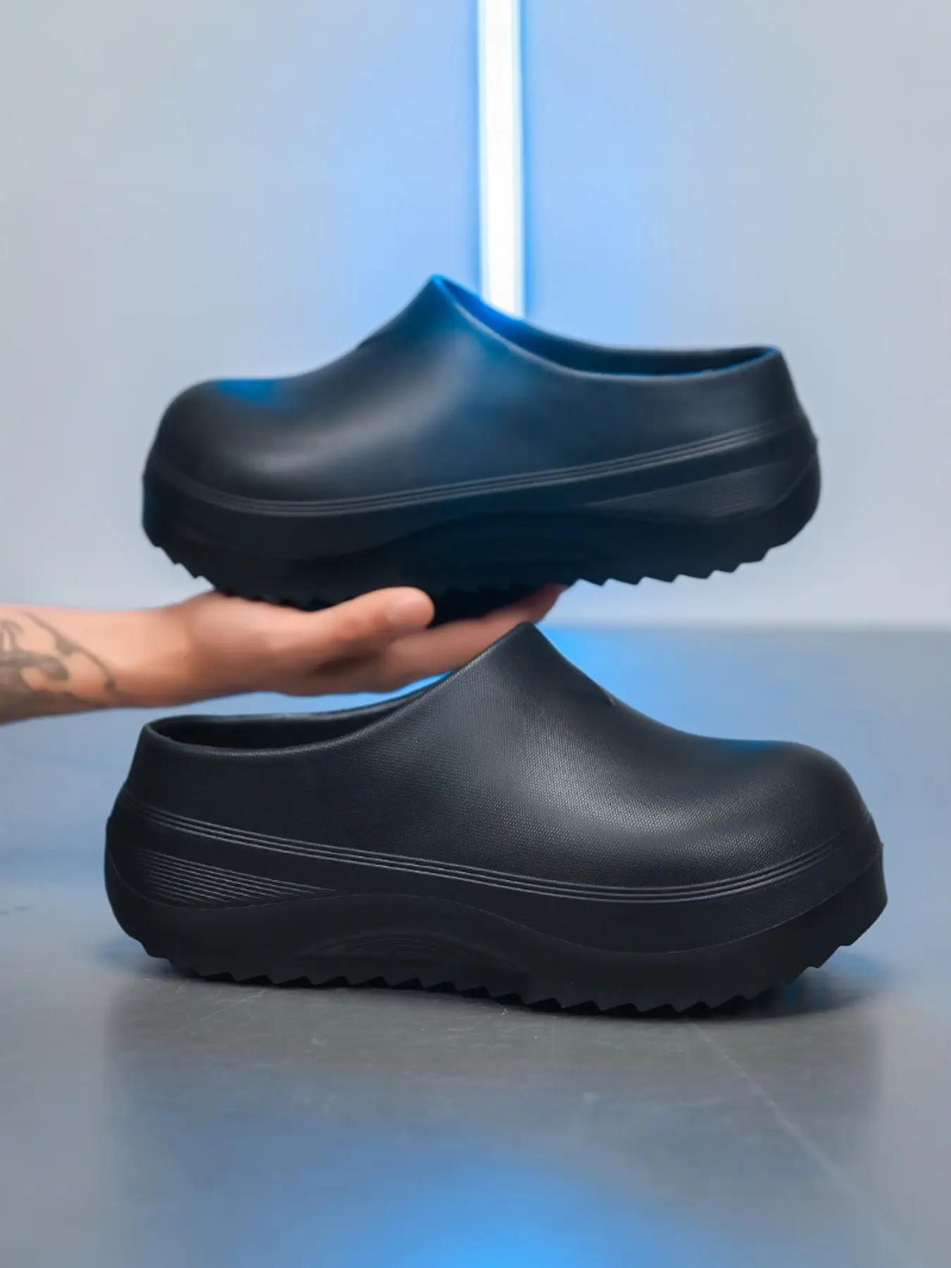 Men's Summer Waterproof Thick Sole Slip-Resistant Kitchen Work Shoes, Durable Oil-Proof Chef Slippers, Couple's Cooking Footwear, Thick Bottom Slippers