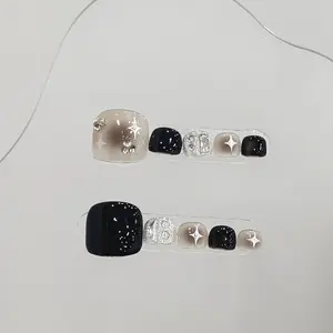 10pcs/bag "Toenail" Black and Silver Ribbon Diamond Summer Simple Toe Nail Art, Elegant, High-grade Hand-pressed Toenail Pieces, Suitable For Daily, Holiday and Banquet Wear.