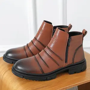 Fashionable, versatile men’s boots; trendy mid-top boots with a thick sole and zipper; classic men’s shoes available in black and brown.