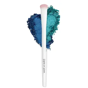 Eyeshadow Brush  Precision Blending Application  Soft Synthetic Fibers  Ergonomic Handle for Comfortable Precision Control