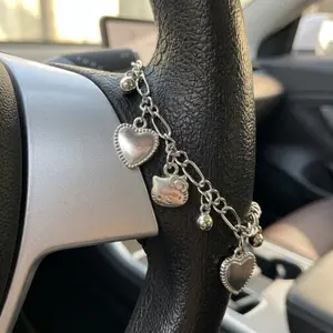 Heart-Shaped Steering Wheel Ornament, Unique Car Accessory, Fashionable Vehicle Decoration, Perfect Gift for Car Enthusiasts