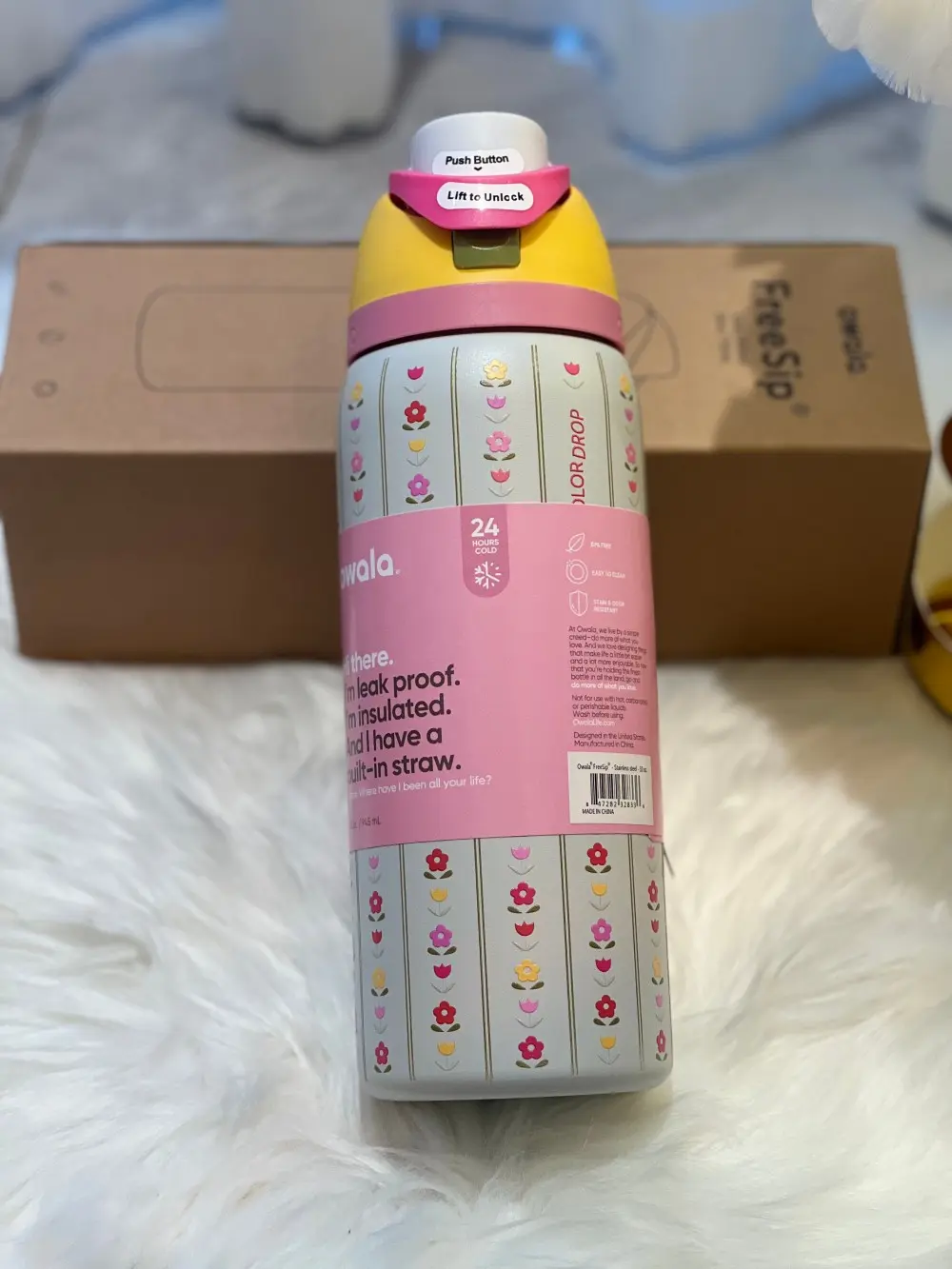 Owala 32-ounce stainless steel water bottle, available in multiple colors - a sports stainless steel water bottle with a straw. Owala 32-ounce stainless steel water bottle, available in multiple colors - a sports stainless steel water bottle with a straw.