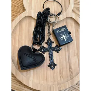 Gothic Style Bag Decoration, Fashionable Bag Keychain, Gothic Cross Keychain, Bag Charm for Women & Men, Trendy All-match & Exquisite Heavy Duty Keychain for Birthday Gift, Keychain for Bags