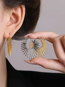 New Heart Line Earrings, Exaggerated Luxurious Ear Cuffs for Women, Unique Style Jewelry for Daily Parties