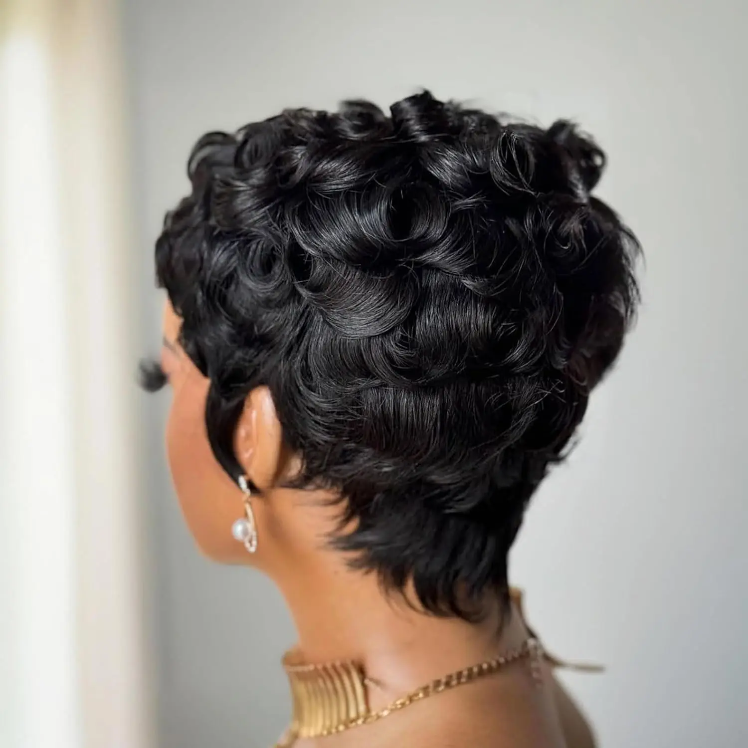 CX025 Elegent Pixixe Cut Curly Wigs for Women Short Layered Natural Color Summer No Glue Curly Human Hair Wigs With Bangs