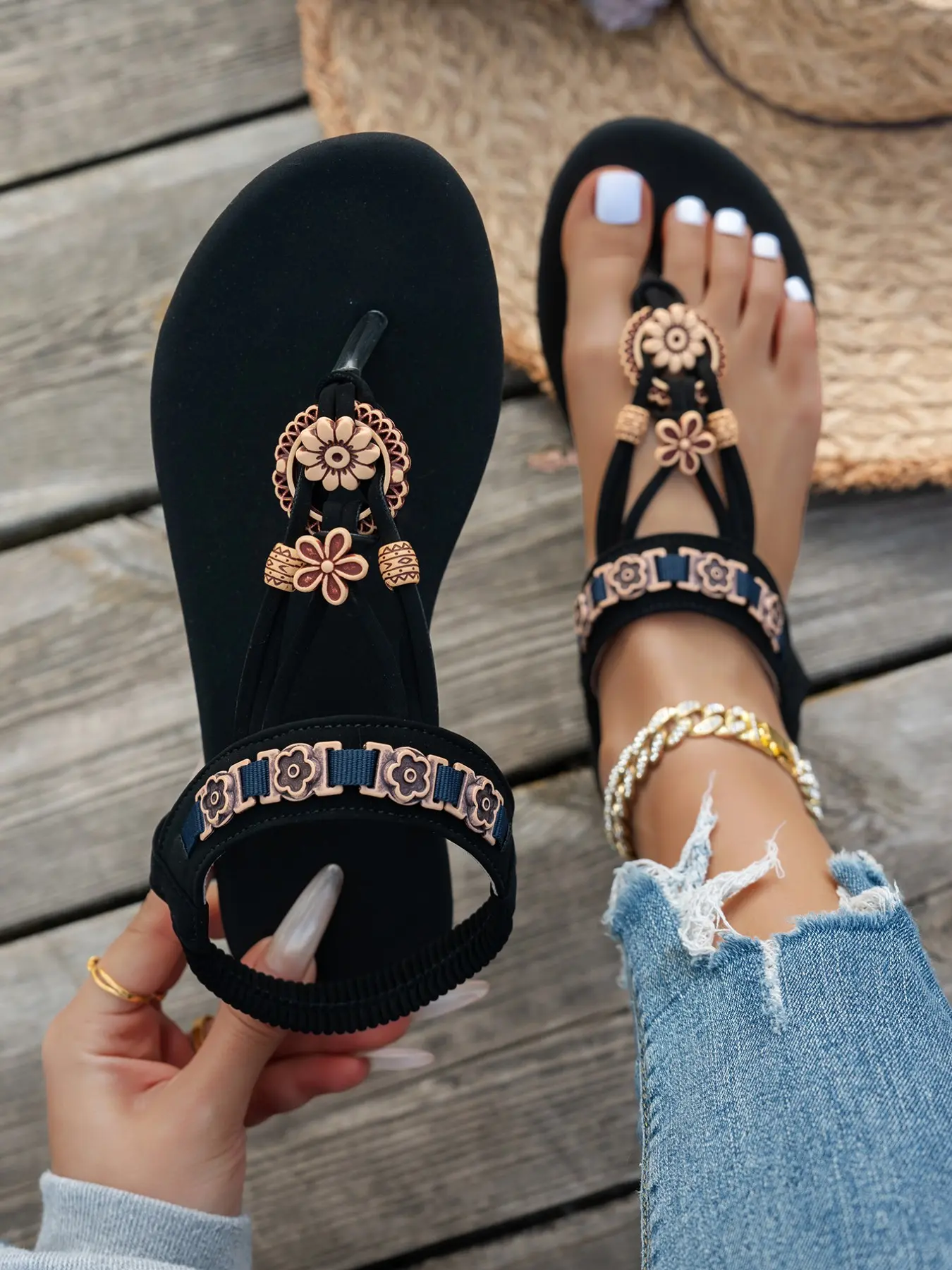 Black toe-clip Bohemian wind thin belt beading design elastic back strap ladies flat sandals, hand-beaded comfort suitable for seaside holiday music festival PU Leather Sandals, Bohemian Trendy Sandals
