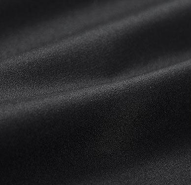 Men’s athletic shorts—comfortable, soft, warm, breathable casual mid-length shorts available in multiple colors, featuring zippered pockets and a drawstring design, made from slightly stretchy fabric, suitable for summer outdoor sports and fitness activit