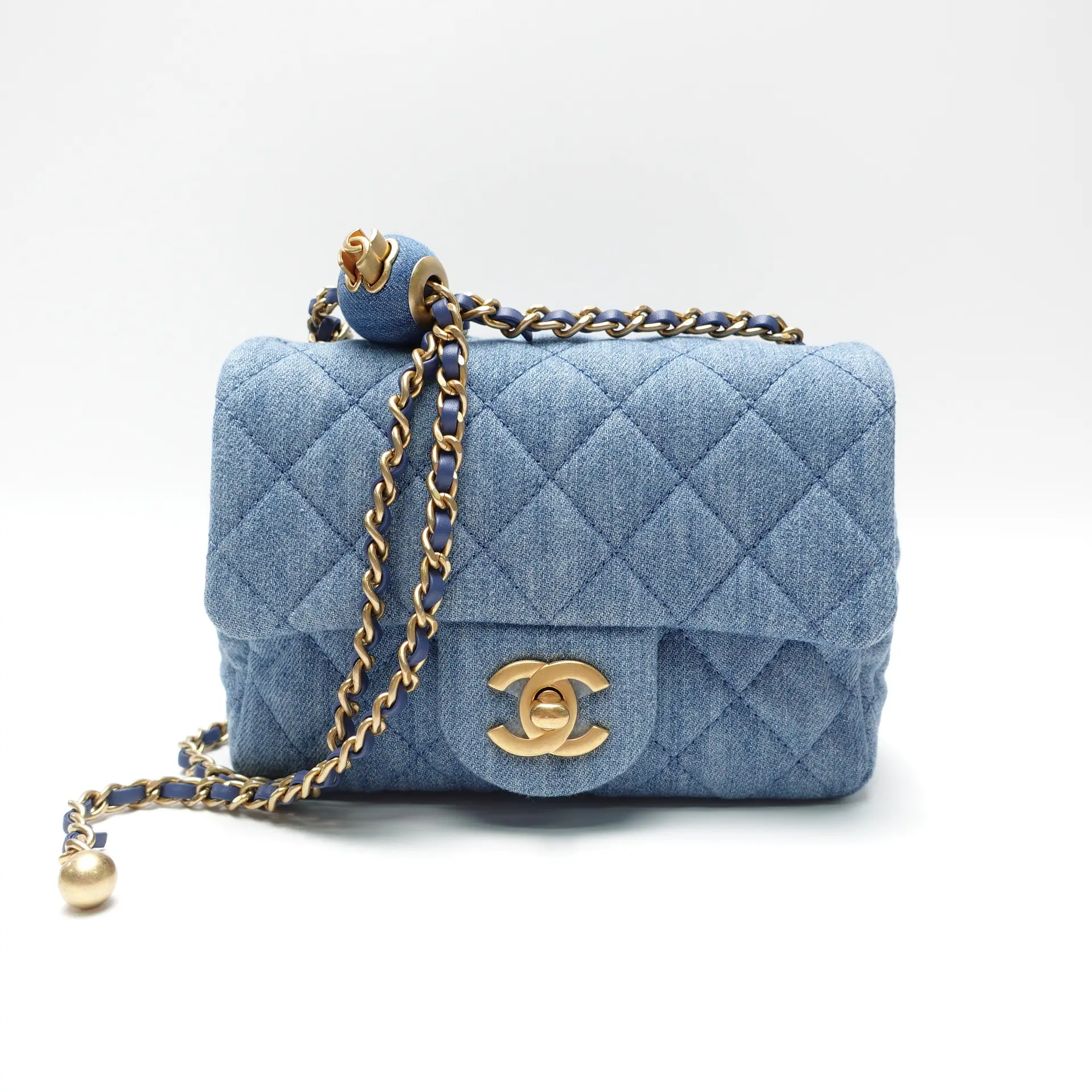 Pre-owned CHANEL Denim Shoulder Bags Classic Flag Mini Blue Shoulder Bag T10437171
