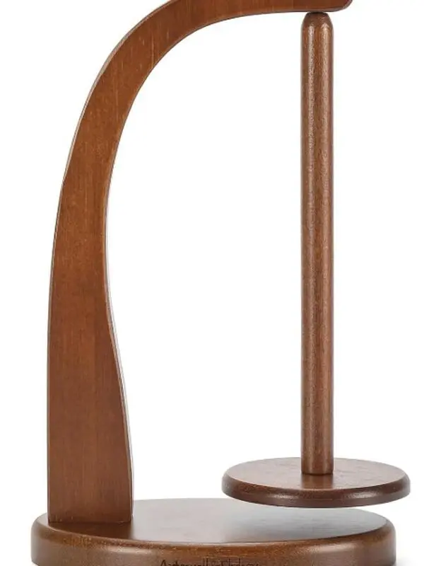 Magnetic pendulum wooden yarn holder, suitable for crochet knitting, yarn storage organizer. It is an amazing and exquisite gift for knitting enthusiasts. Made of retro color round plate material.