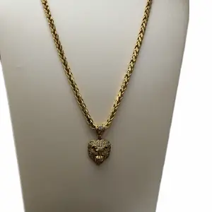 Spike Model Gold Chain Necklace with Lion Head Pendant for Men Bold Statement Piece Unique Design Elegant and Versatile Accessory