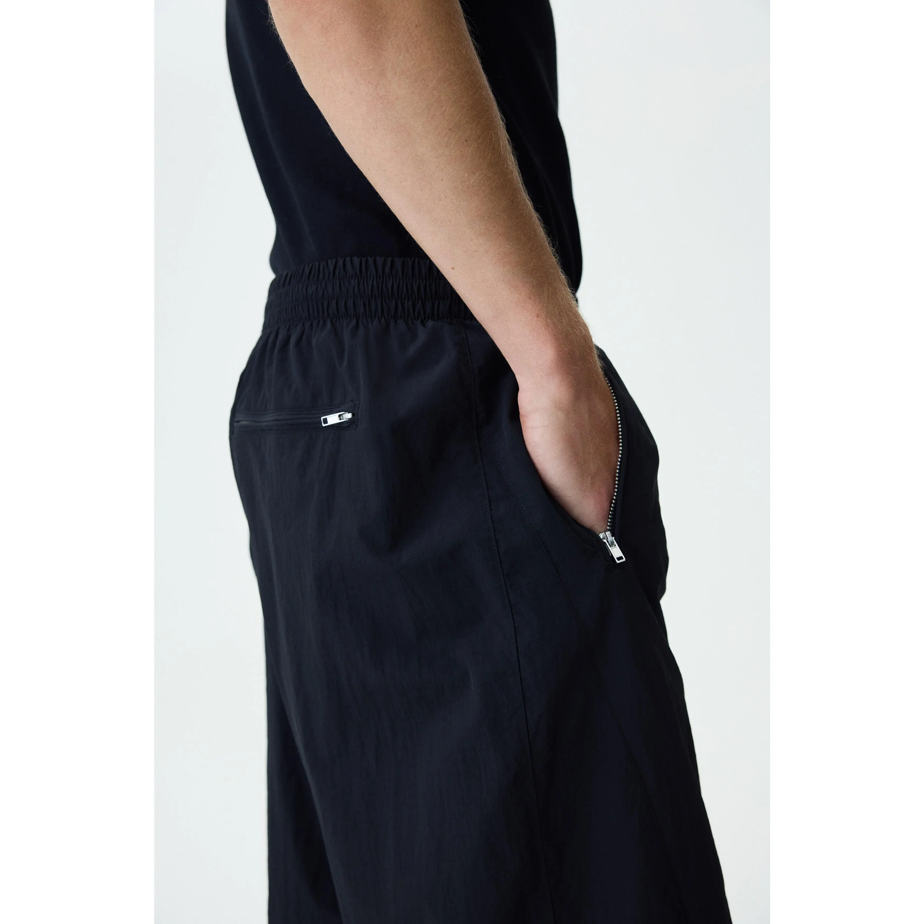 Black 001