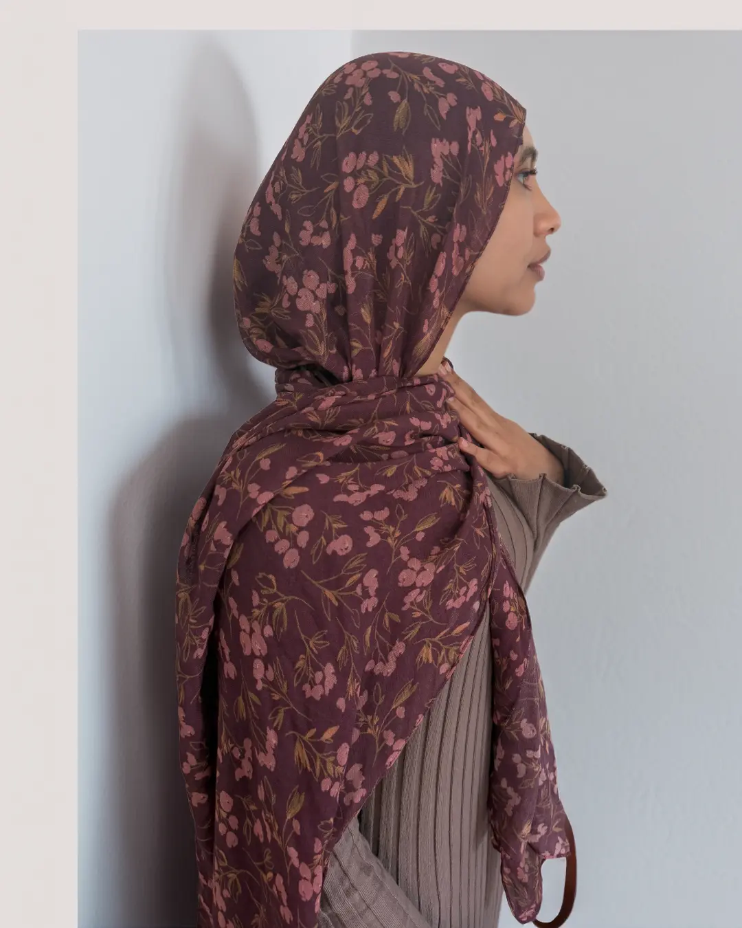 Bamboo Woven Printed Hijab - Flower Field Burgundy