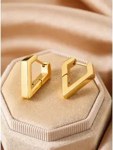 European and American fashion style, geometric rhombus-shaped ear clips for women, light luxury hand-polished 18K gold, gift box packaging, worth owning. Versatile and suitable for daily wear, parties, and casual occasions. Classic Style Earrings