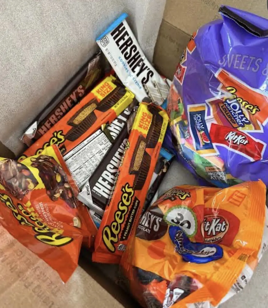 SHOW ON SCREEN — CANDY BOX | $1 START