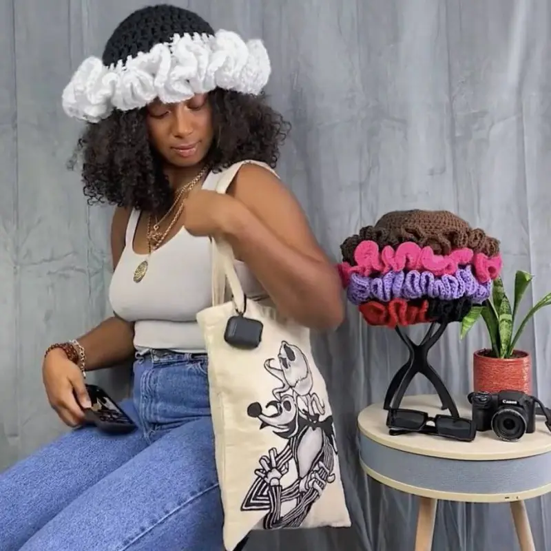 black and white color blocking