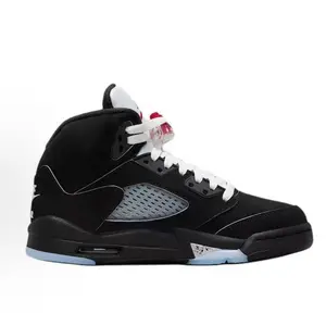 Comfortable and versatile Non-slip and durable High-top basketball shoes Black