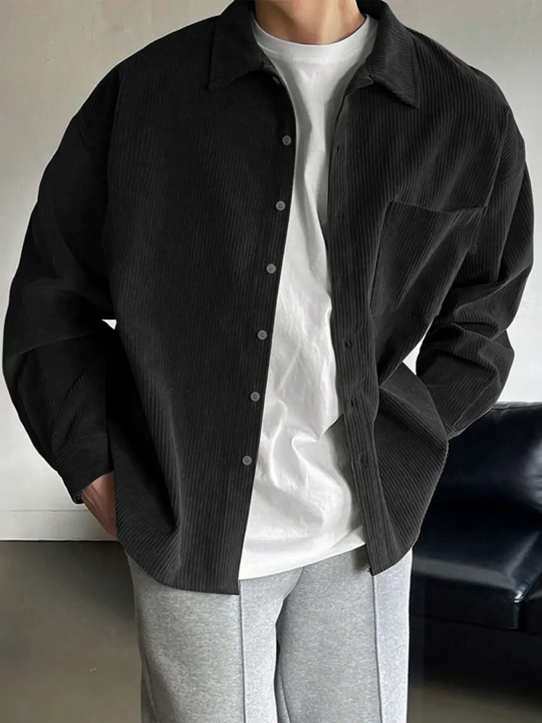 Men's Black Baggy Korean-Style Polyester Corduroy Button-Up Long-Sleeve Plain Casual Shirt, Menswear Top for Spring-Autumn, Trendy High-Sense Outerwear, Baggy Men's Casual Shirts, Collared Button-Down Men's Casual Shirts