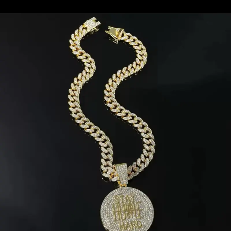 Alloy Heart Shaped Necklace, Dainty Necklace Chain with Pendant for Daily Wear