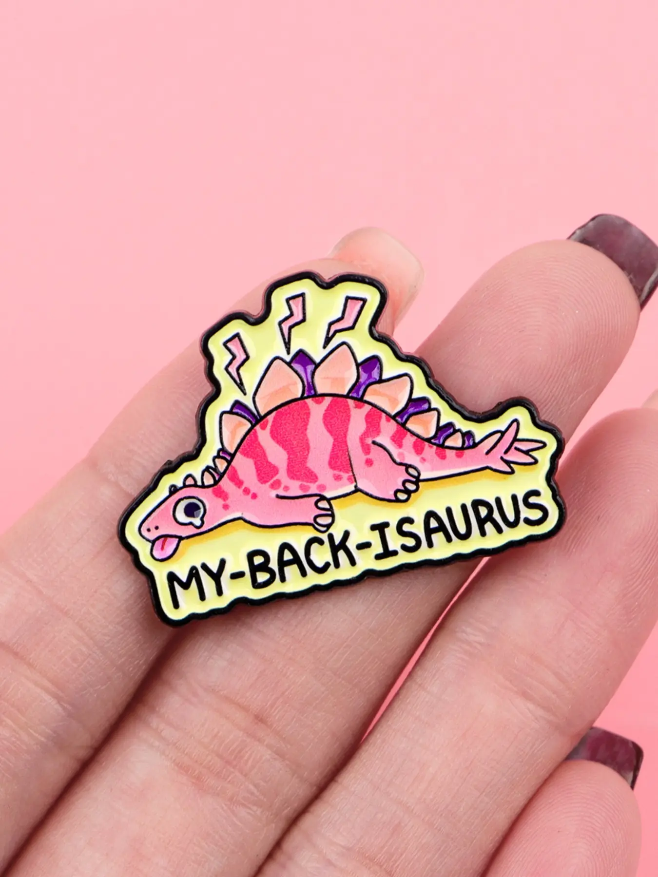 MY-BACK-ISAURUS Adorable Dinosaur Brooch Pin, Lapel Brooch, Zinc Alloy Animal & Quote Design, Fashion Accessory, Ideal Gift for Friends and Family, All Seasons Wear, Durable Metal Pins
