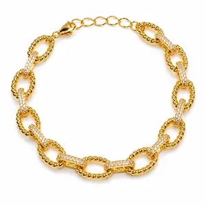 14k Cuban Link Bracelet, Brass Material | 14K Gold Plated, Set with Cubic Zirconia Gemstones, A Versatile Piece of Jewelry Suitable for Any Outfit.