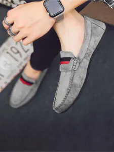 The 2026 Advanced Gray with Red Label, this pair of loafers is so stylish, no need to tie shoelaces, just slip them on and go out, it's so convenient