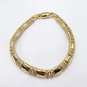 Golden Bracelet B11 - Elegant Gold-Plated Finish Classic Design Lightweight Comfortable Secure Clasp Ideal for Daily Wear or Gifting