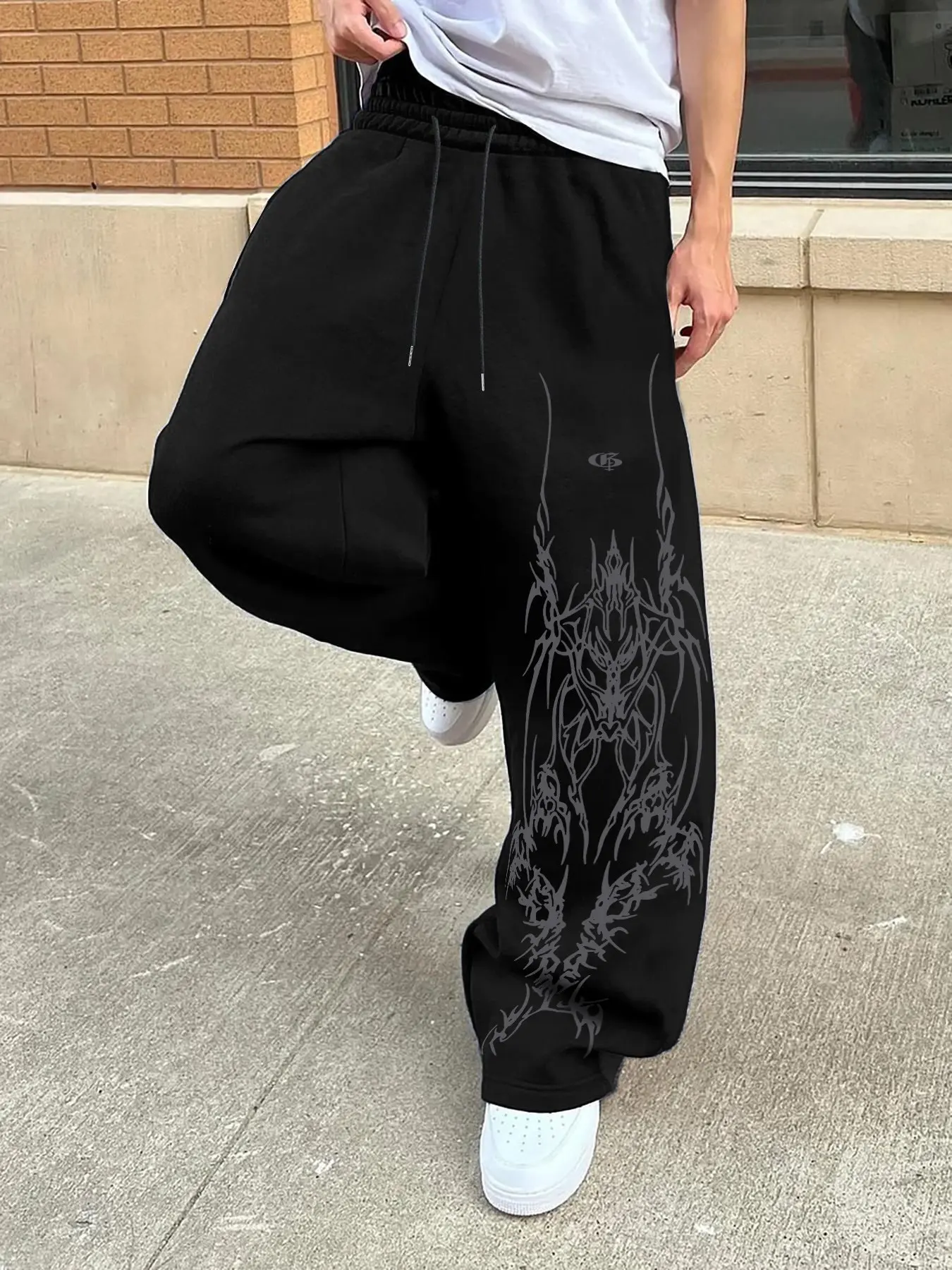 Men's Casual Sporty Long Pants, Gothic Pattern Print Drawstring Waist Sweatpants, Drawstring Loose Sweatpants, Drawstring Wide Leg Leisure Pants, Graphic Track Pants, Casual Sports Bottoms, Loose Fitting Sweatpants, Suitable for All Seasons