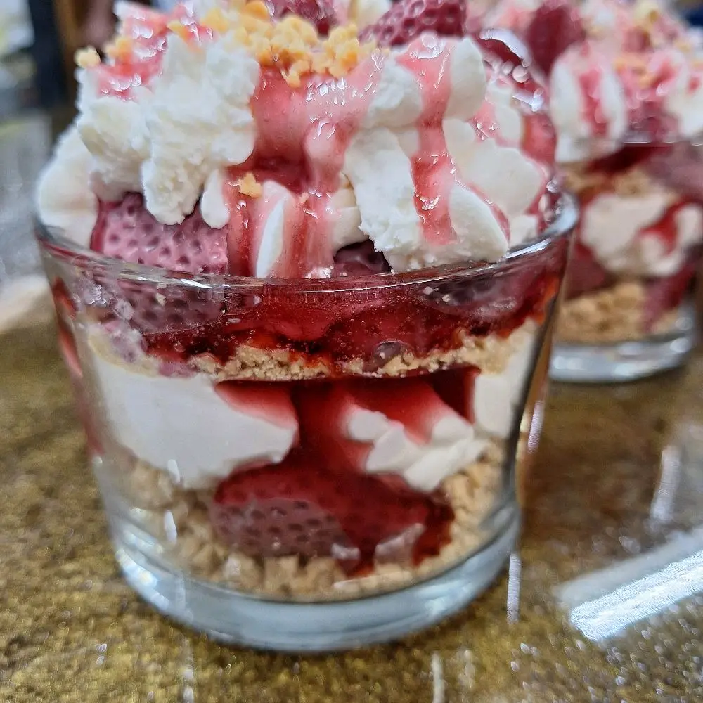 Strawberry Shortcake Scented Candle, Home Decor Aroma Candle with Multi-Size Options, Delicious Strawberry and Shortcake Fragrance for Home Supplies, Candles
