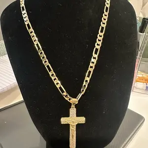 Cadena Fígaro with Cross Pendant - Gold Color Chain Necklace for Men and Women