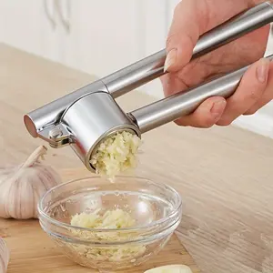 1pc Garlic Press Stainless Steel Garlic Mincer & Peeler Rust Proof Garlic Crusher Removable Inner Dish Design For Easy Clean And Filling Garlic