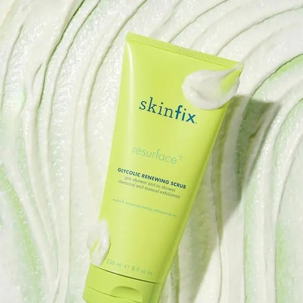 Skinfix  Resurface+ Glycolic and Lactic Acid Renewing Body Scrub exfoliating