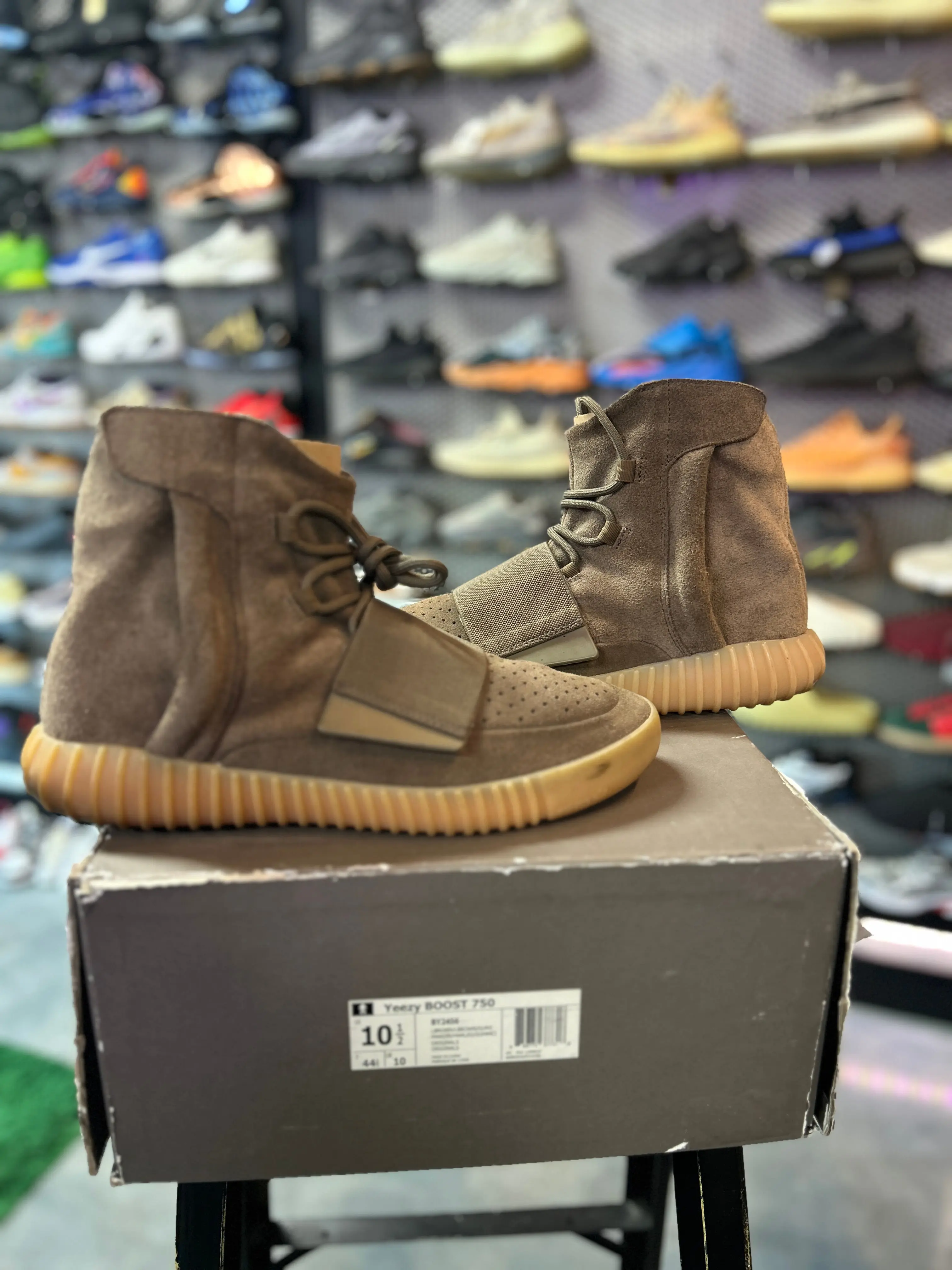 adidas Yeezy Boost 750 Chocolate Preowed 10.5m/12w