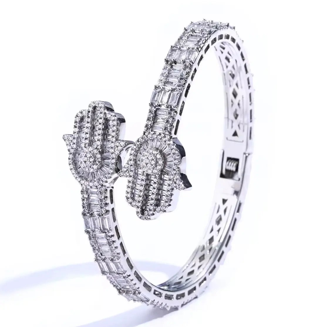 Diamond Bracelet - Elegant Design with Round Diamond Stones, Ideal for Everyday Wear