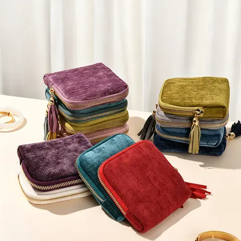 BOOVO 5-Compartment Jewelry Organizer Pouch - Lightweight Synthetic Velvet & Satin Tassel Zipper Bag, Soft Interior for Rings, Bracelets, Chain Necklaces, Compact Handbag/Suitcase Accessory, Ideal for Anniversary/Birthday Gifting