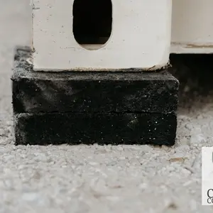 8 pack Solid Rubber Blocks for Leveling Shipping Containers - Durable & Stable Solution